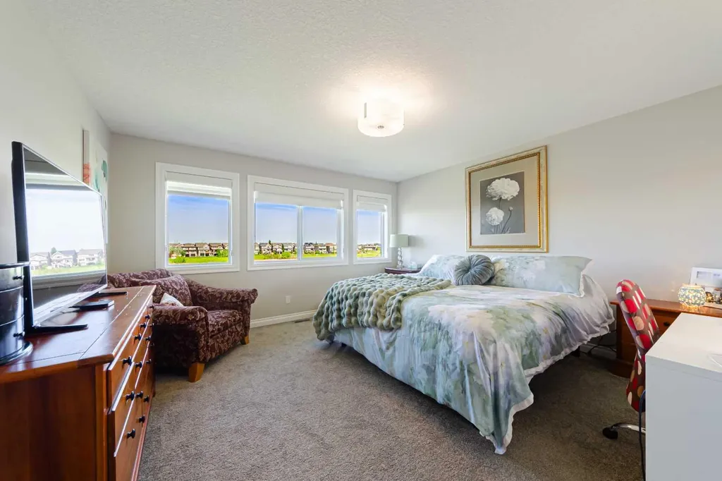 148 Marquis View SE Calgary AB T3M 2H4