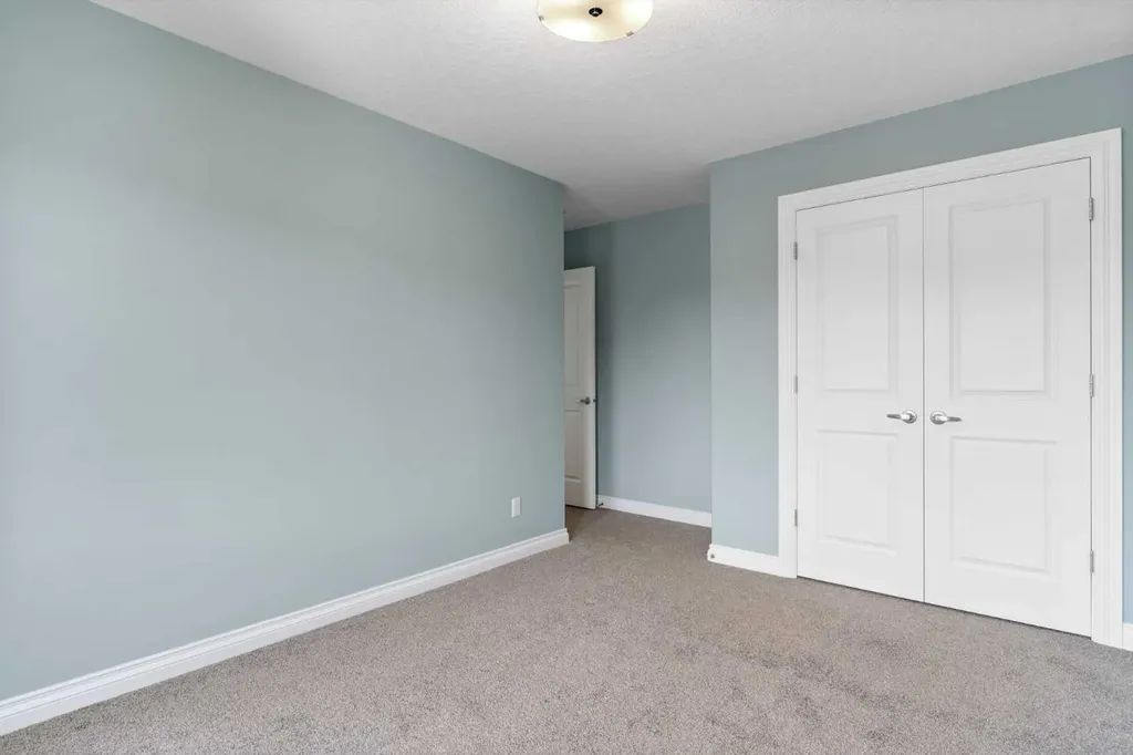 148 Marquis View SE Calgary AB T3M 2H4