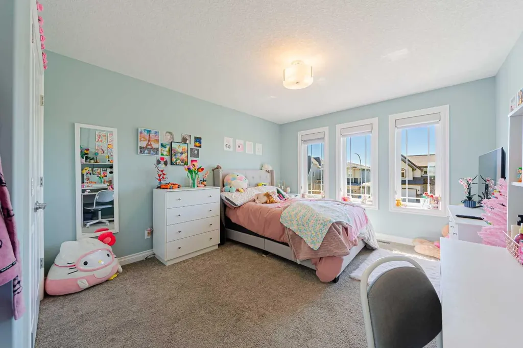 148 Marquis View SE Calgary AB T3M 2H4
