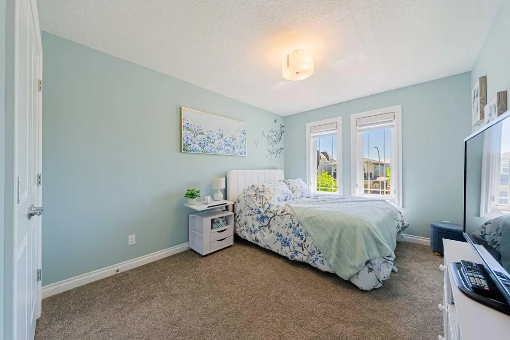 148 Marquis View SE Calgary AB T3M 2H4
