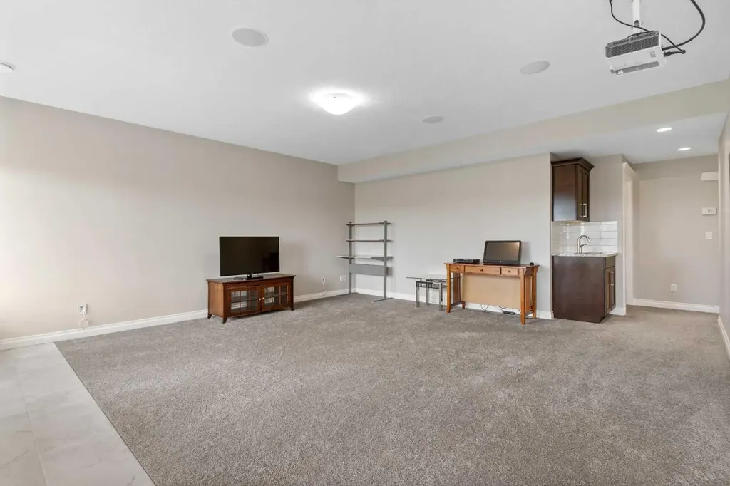148 Marquis View SE Calgary AB T3M 2H4