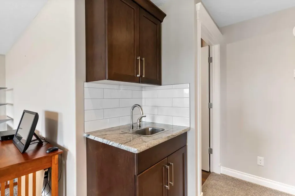 148 Marquis View SE Calgary AB T3M 2H4