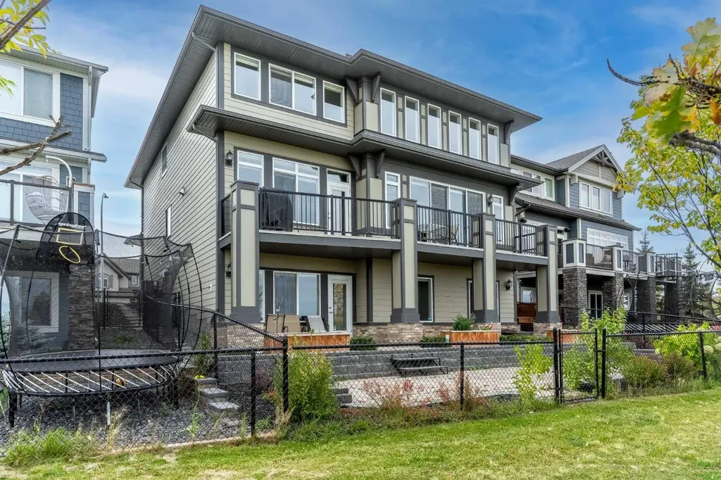148 Marquis View SE Calgary AB T3M 2H4