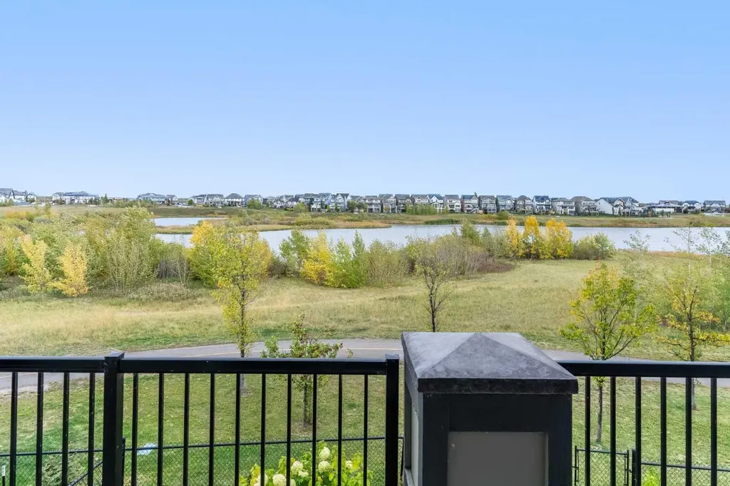 148 Marquis View SE Calgary AB T3M 2H4