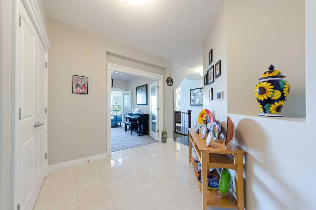 148 Marquis View SE Calgary AB T3M 2H4