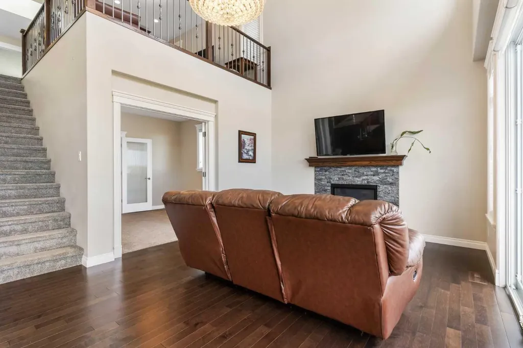 148 Marquis View SE Calgary AB T3M 2H4