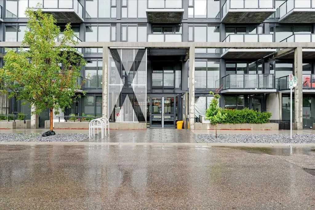 327 9a Street NW Calgary AB T2N1T7