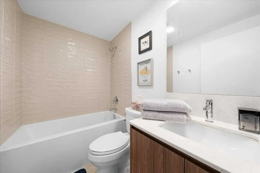 327 9a Street NW Calgary AB T2N1T7
