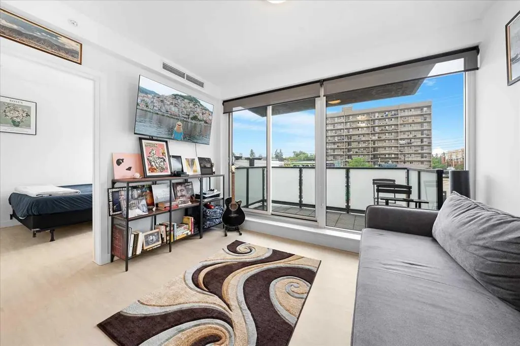 327 9a Street NW Calgary AB T2N1T7