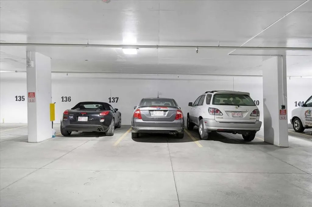 327 9a Street NW Calgary AB T2N1T7