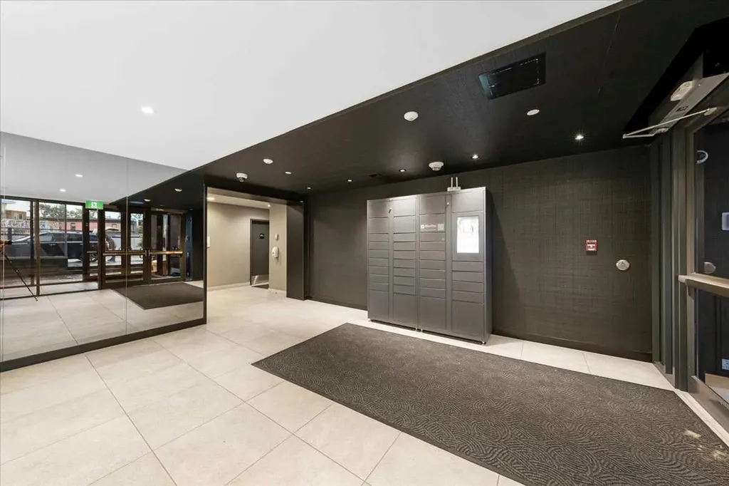 327 9a Street NW Calgary AB T2N1T7
