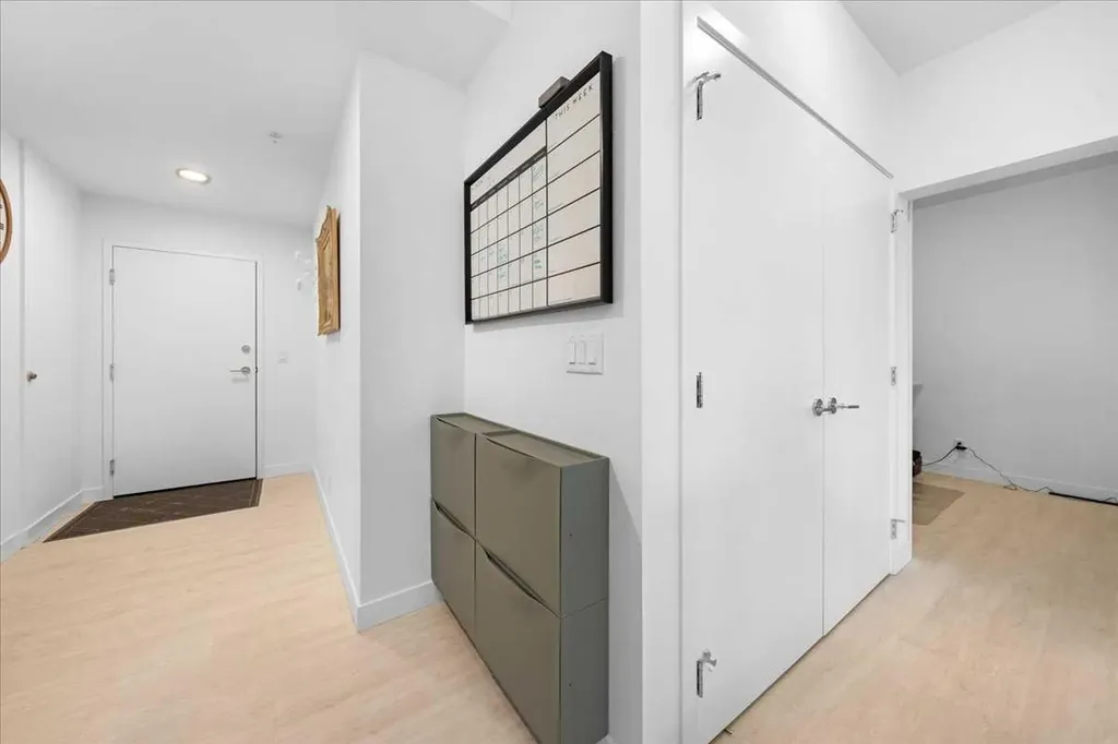 327 9a Street NW Calgary AB T2N1T7