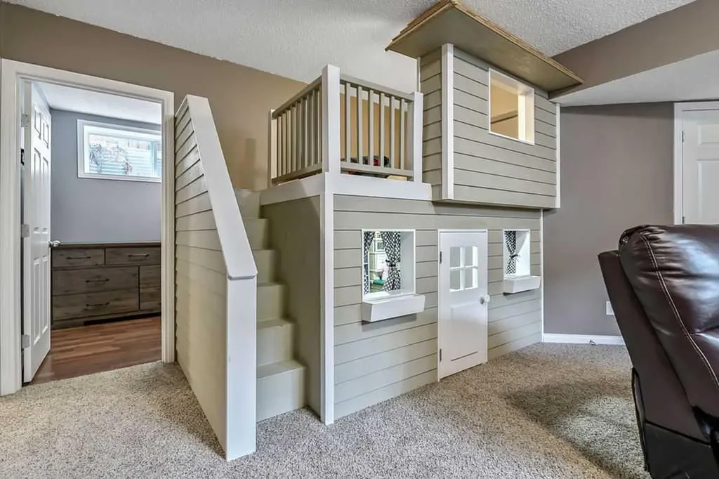 158 New Brighton Lane SE Calgary AB T2Z 0E3