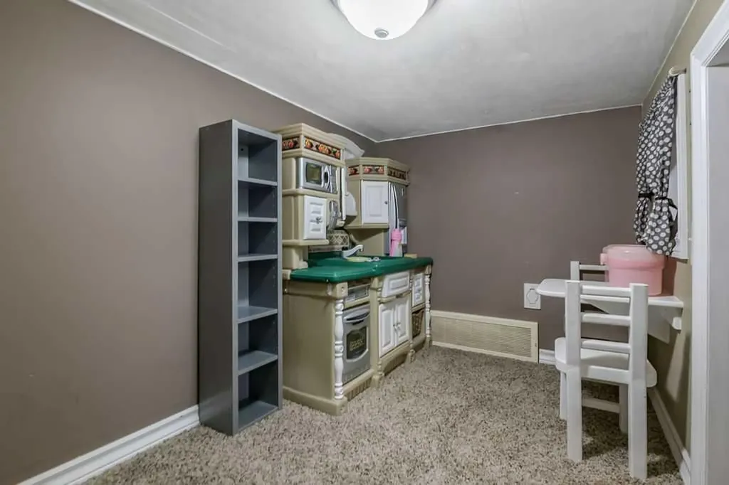 158 New Brighton Lane SE Calgary AB T2Z 0E3