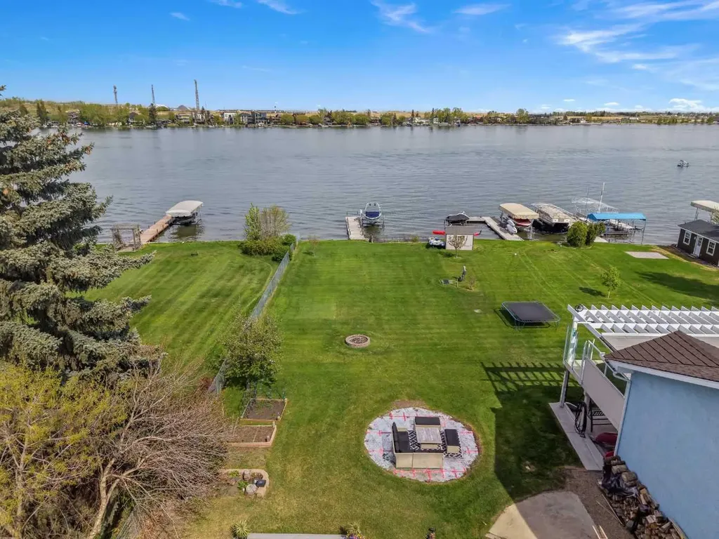 272 West Chestermere Drive Chestermere AB T1X 1B2