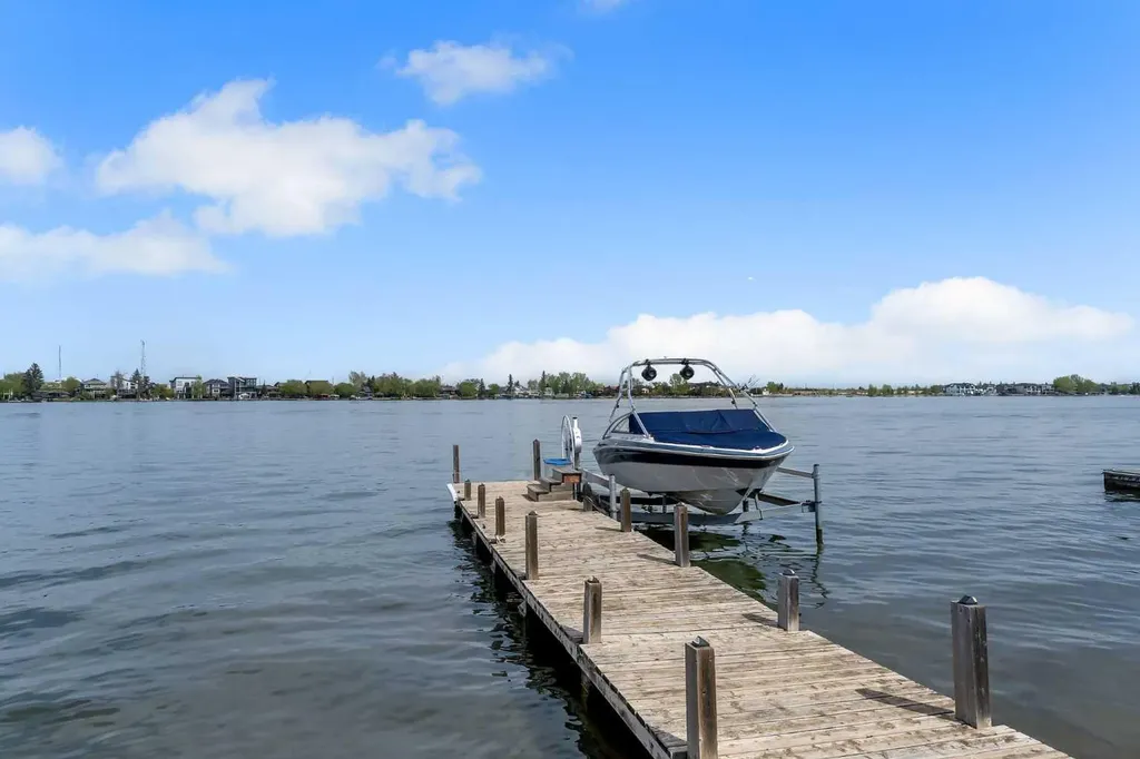 272 West Chestermere Drive Chestermere AB T1X 1B2