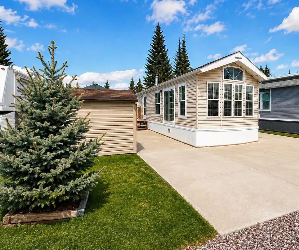 32351 Range Road 55 Rural Mountain View County AB T0M 1X0