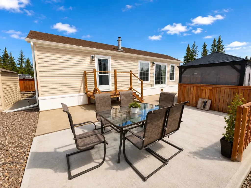 32351 Range Road 55 Rural Mountain View County AB T0M 1X0
