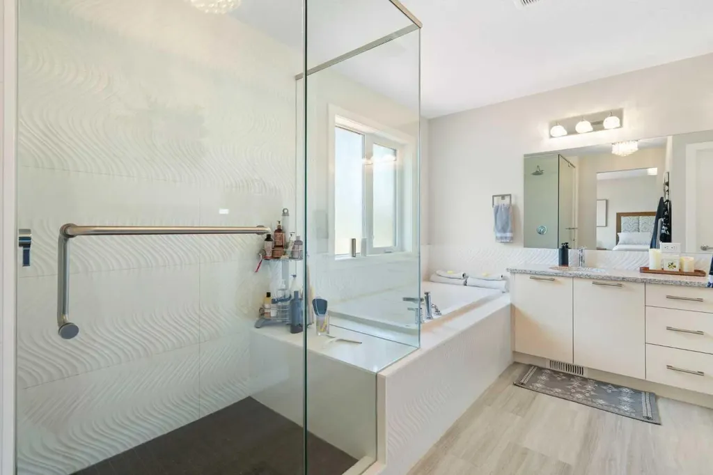48 Crestbrook Link SW Calgary AB T3B 6G9