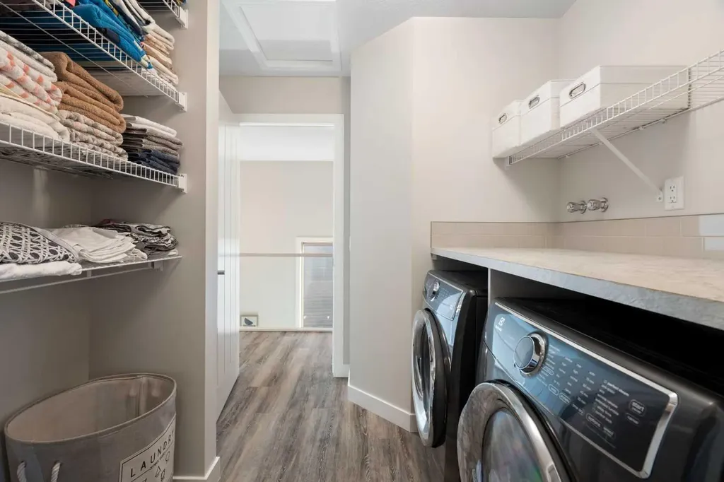 48 Crestbrook Link SW Calgary AB T3B 6G9
