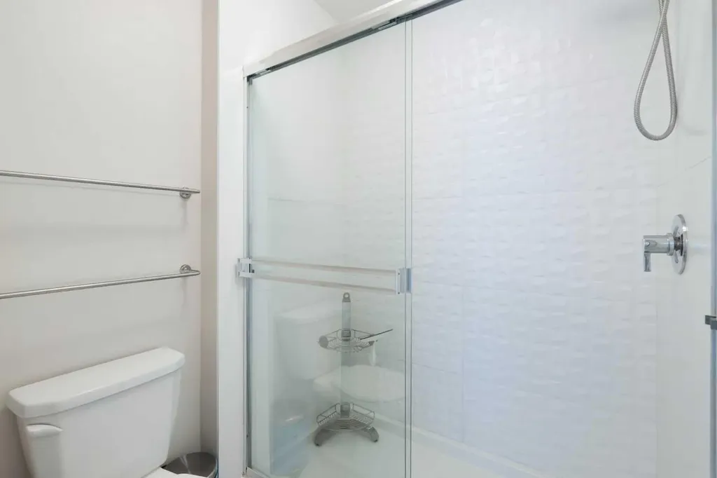 48 Crestbrook Link SW Calgary AB T3B 6G9