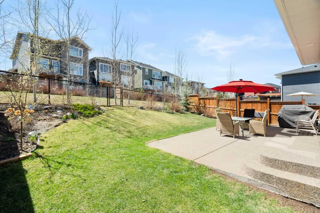 48 Crestbrook Link SW Calgary AB T3B 6G9