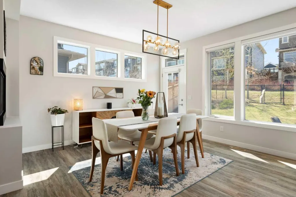 48 Crestbrook Link SW Calgary AB T3B 6G9