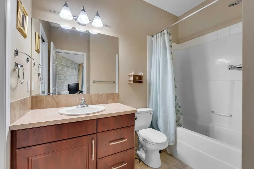 1727 54 Street SE Calgary AB T2A 1B7