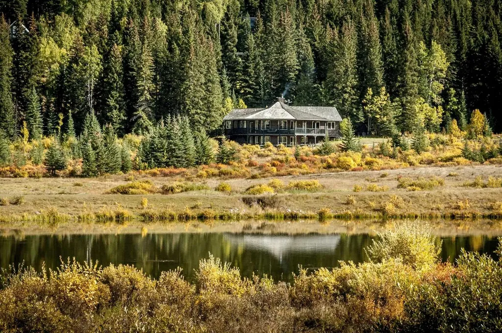 1 Moose Hollow Rural Foothills County AB T0L1K0
