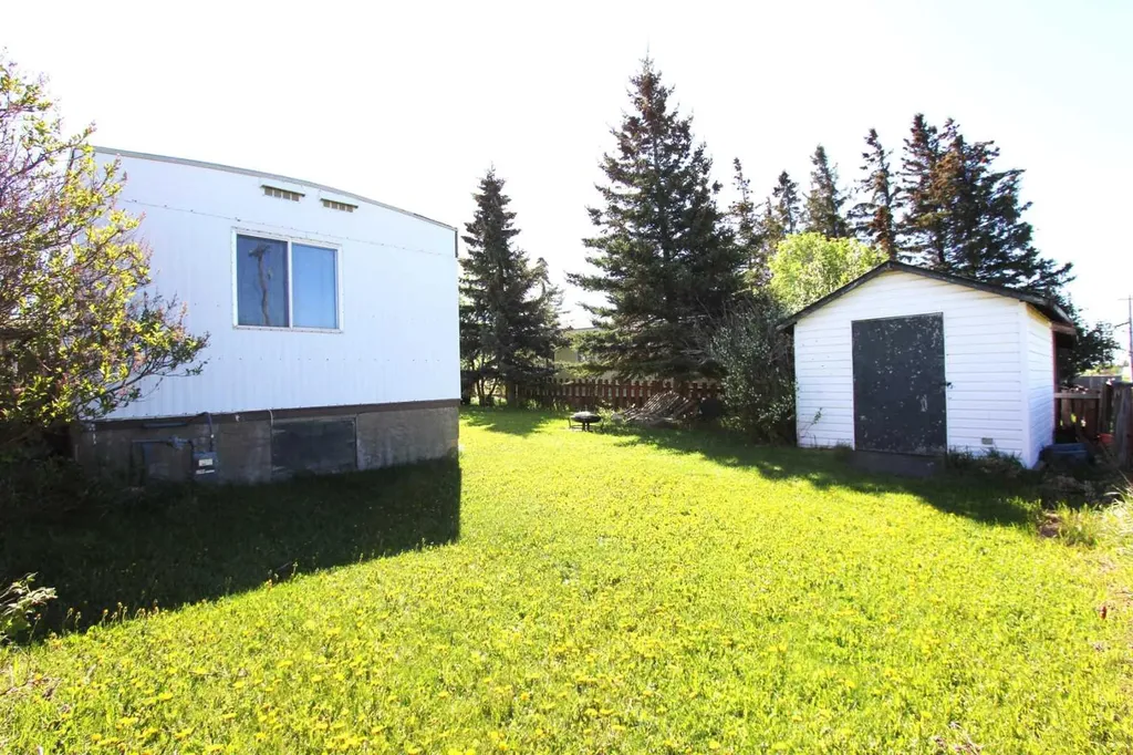 11906 98 Street Grande Prairie AB T8V 5H2