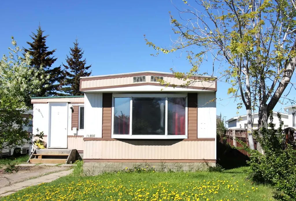 11906 98 Street Grande Prairie AB T8V 5H2