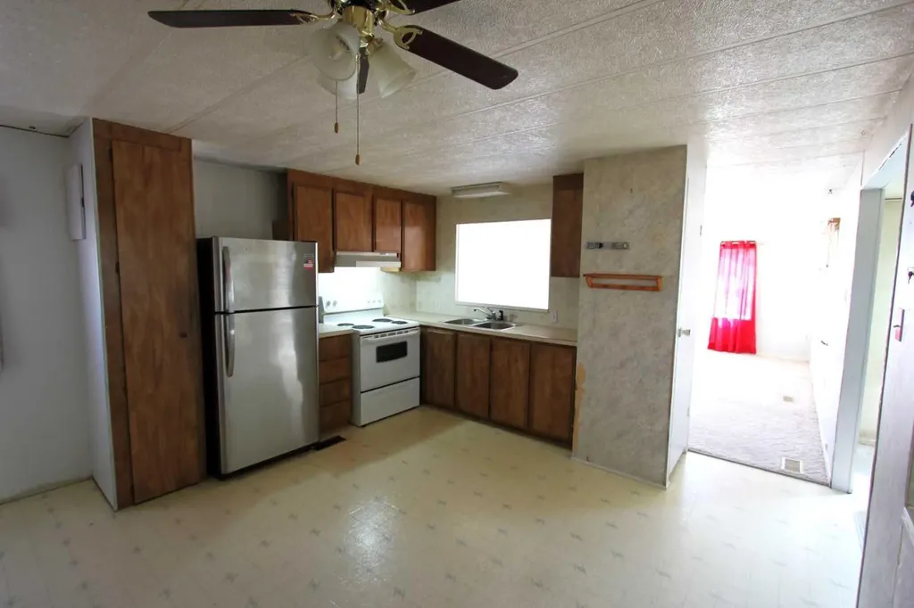 11906 98 Street Grande Prairie AB T8V 5H2