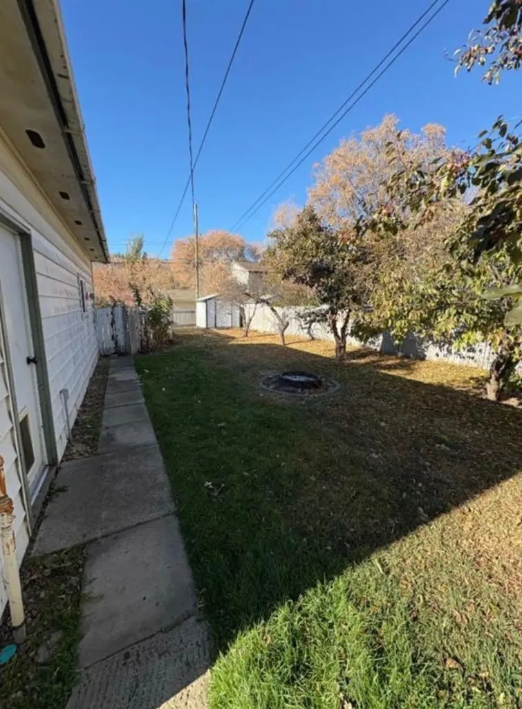 10926 93 Street Peace River AB T8S 1S3