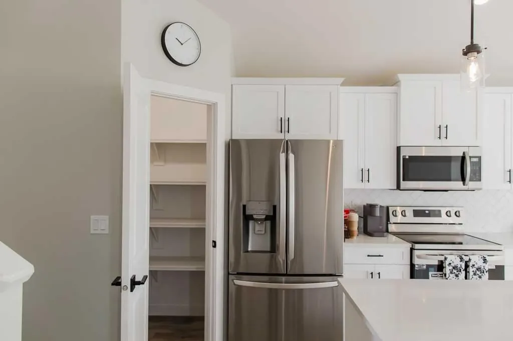 9541 114 Avenue Clairmont AB T8X 0W7