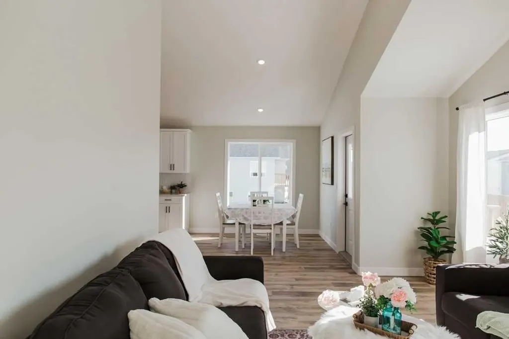9541 114 Avenue Clairmont AB T8X 0W7