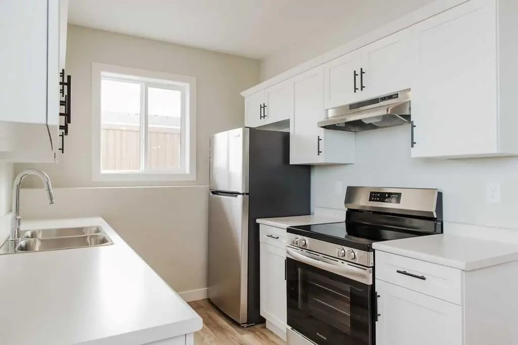 9541 114 Avenue Clairmont AB T8X 0W7