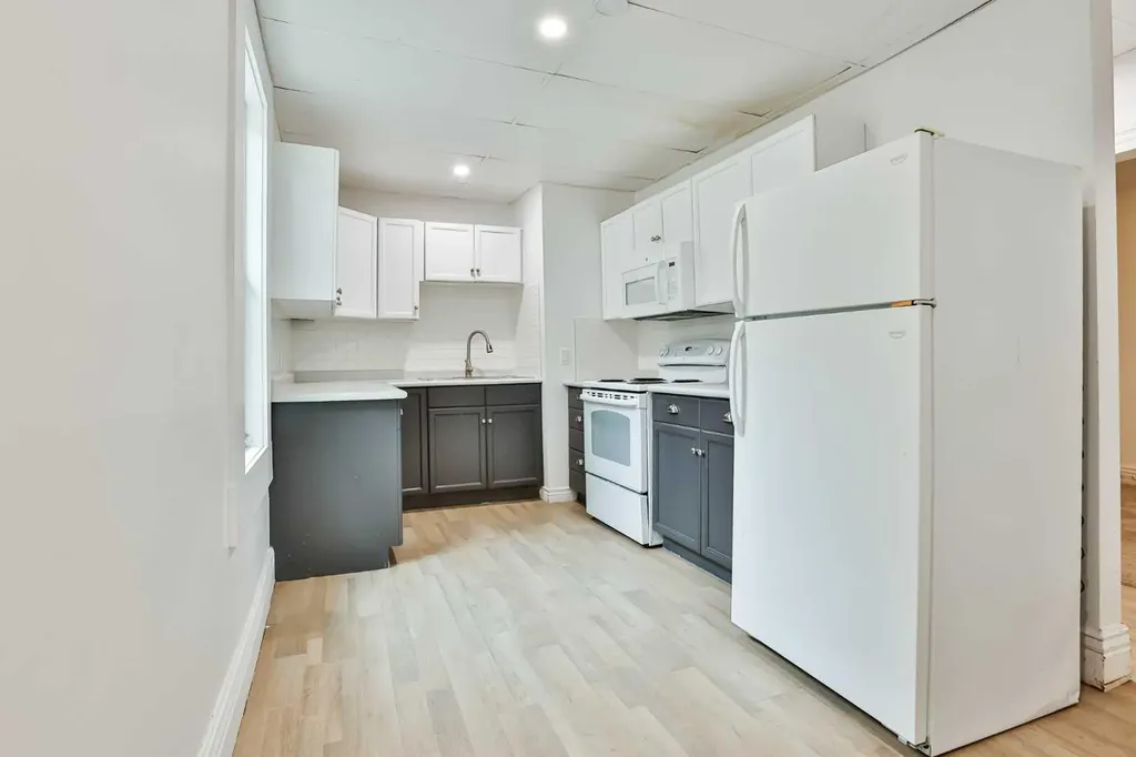 912 8 Street S Lethbridge AB T1J 2K8