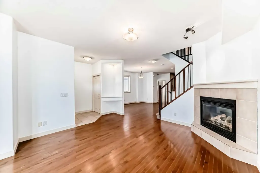 1921 30 Street SW Calgary AB T3E 2L5