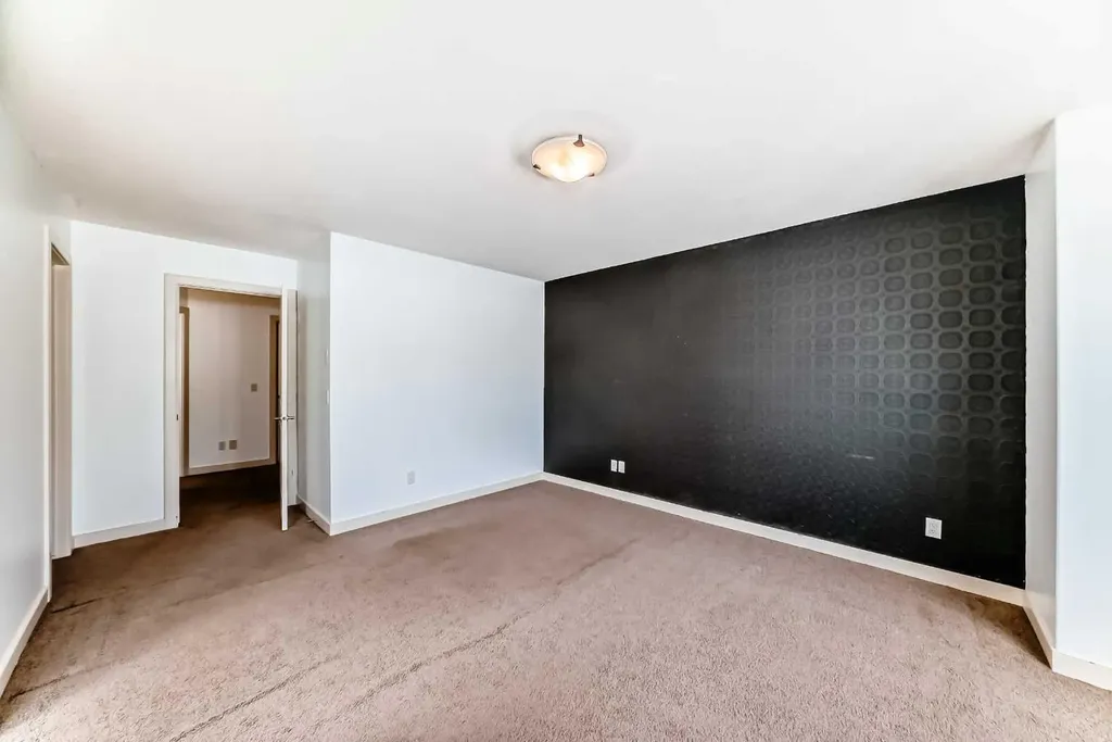 1921 30 Street SW Calgary AB T3E 2L5