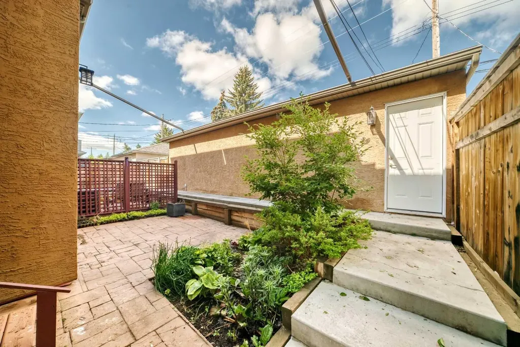 1921 30 Street SW Calgary AB T3E 2L5