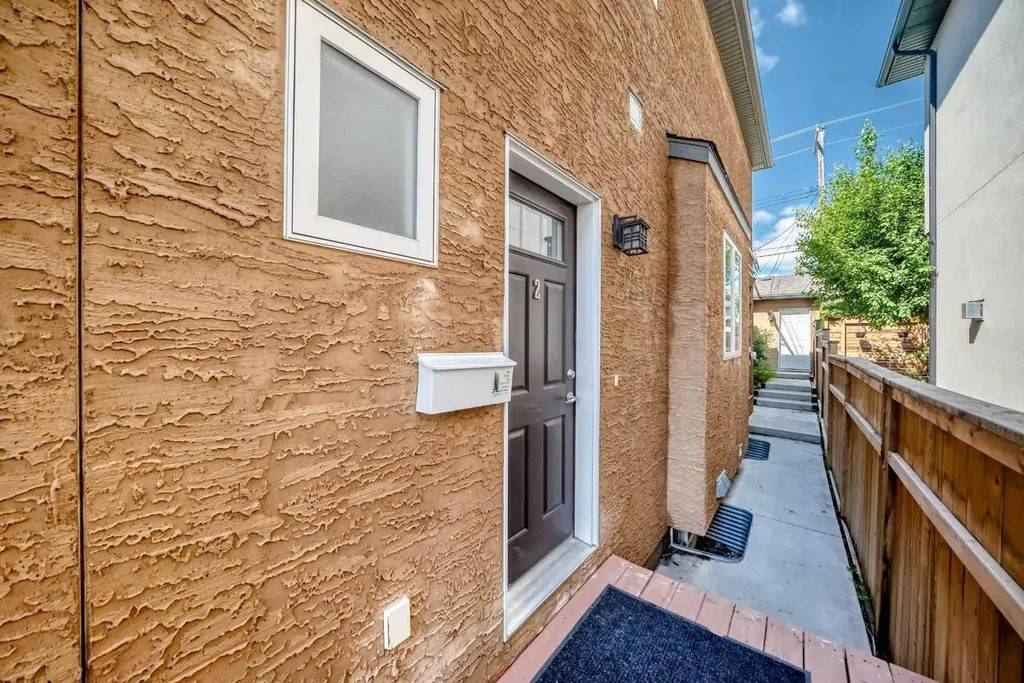 1921 30 Street SW Calgary AB T3E 2L5