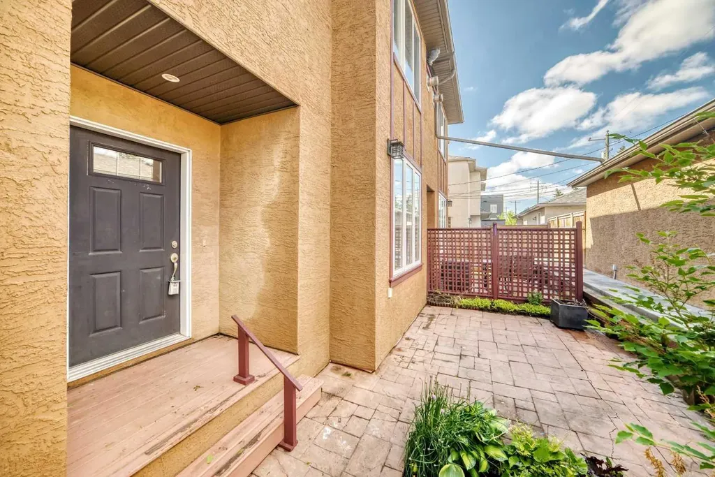 1921 30 Street SW Calgary AB T3E 2L5