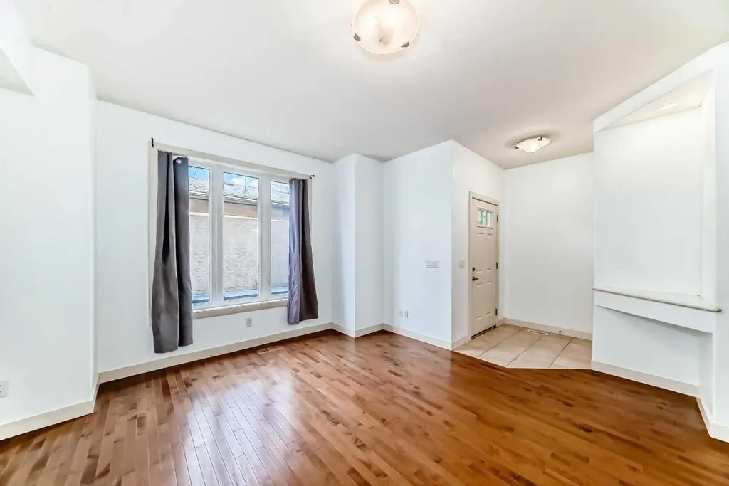 1921 30 Street SW Calgary AB T3E 2L5