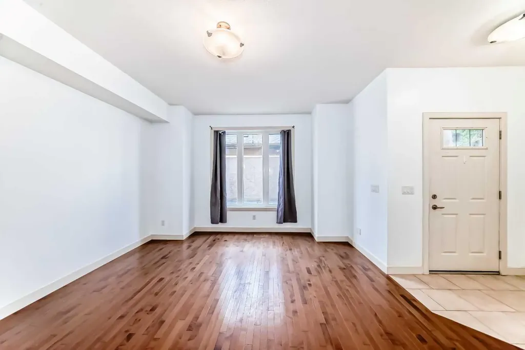 1921 30 Street SW Calgary AB T3E 2L5