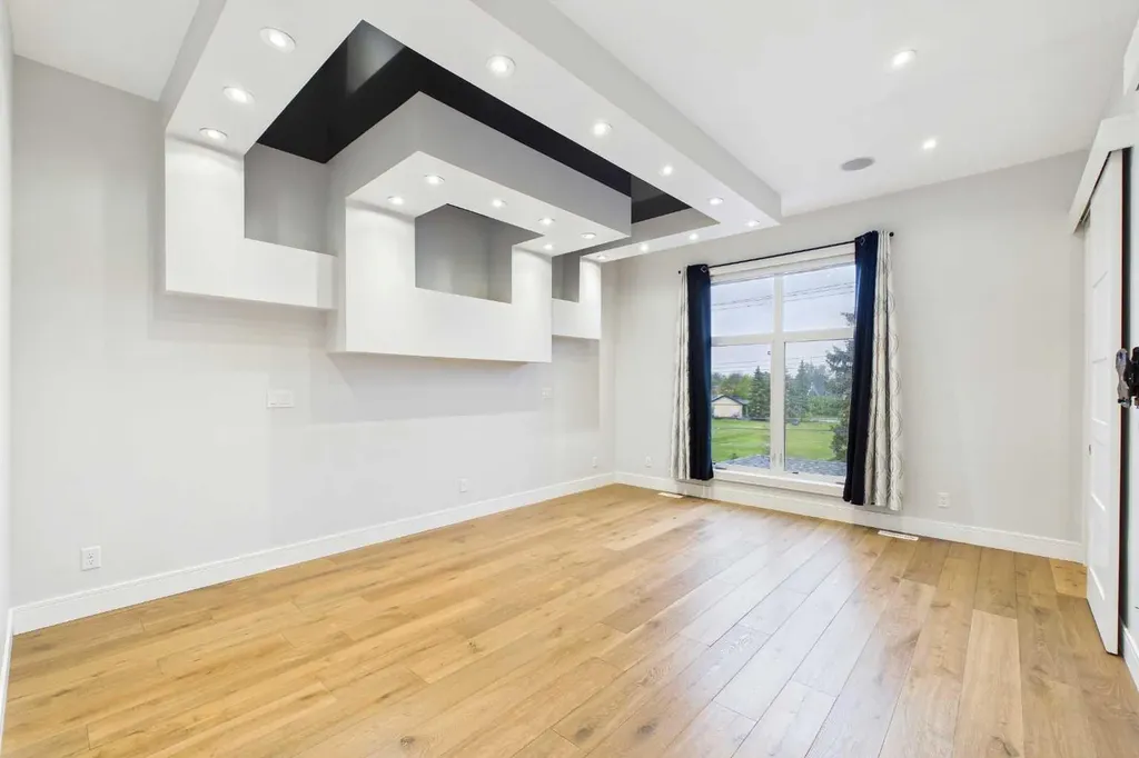 2430 28 Avenue SW Calgary AB T2T 1K9