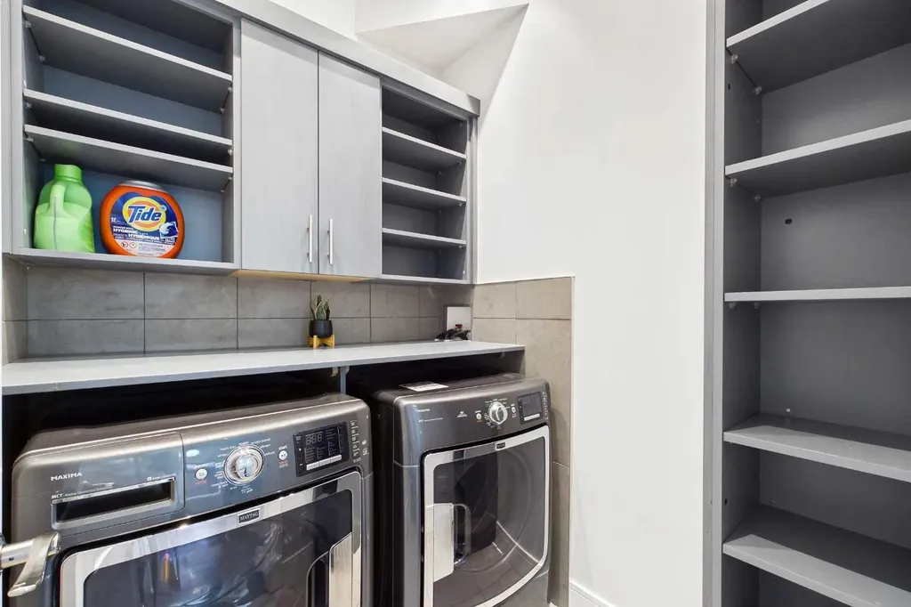 2430 28 Avenue SW Calgary AB T2T 1K9