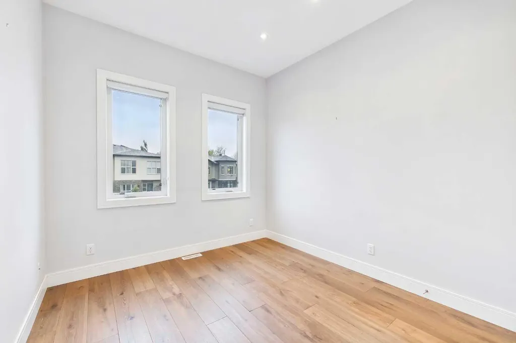 2430 28 Avenue SW Calgary AB T2T 1K9