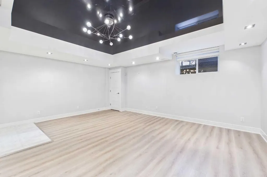 2430 28 Avenue SW Calgary AB T2T 1K9