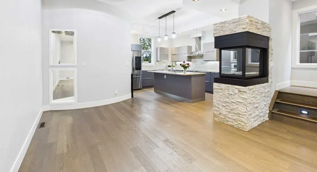 2430 28 Avenue SW Calgary AB T2T 1K9