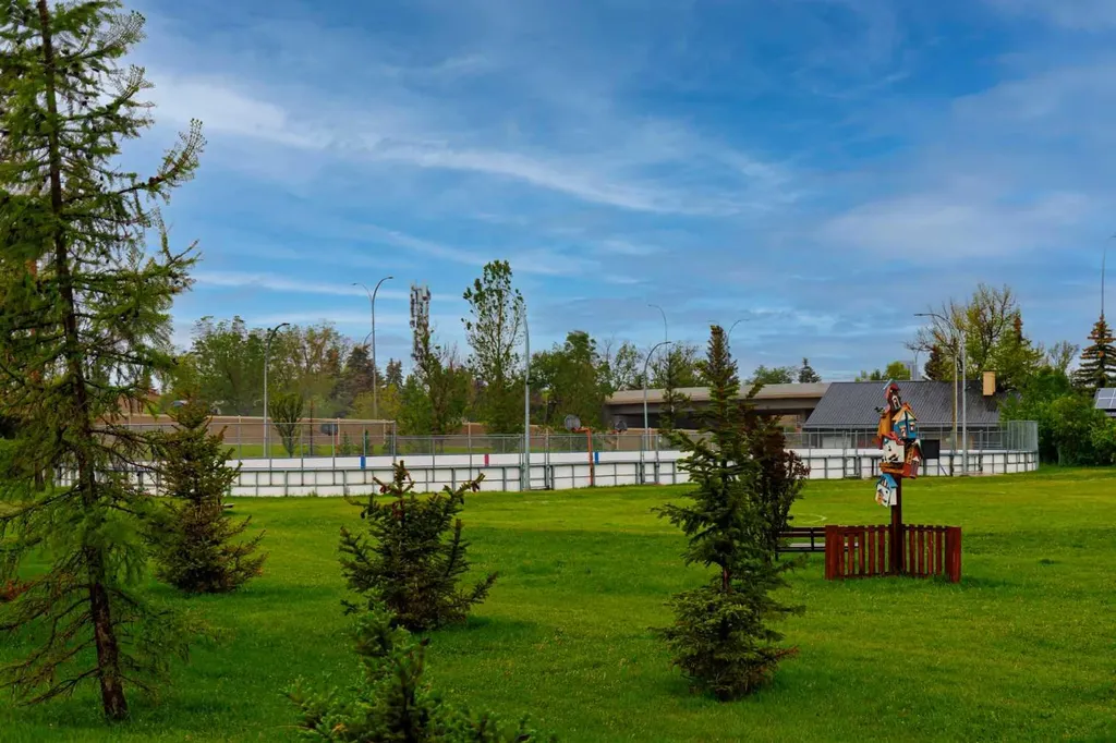 2430 28 Avenue SW Calgary AB T2T 1K9